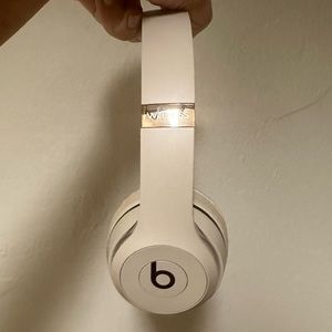 Beats Solo 3- Desert Sand